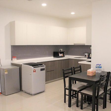 Suasana Suites D'Homestay2 Jb Town Τζόχορ Μπάχρου Εξωτερικό φωτογραφία